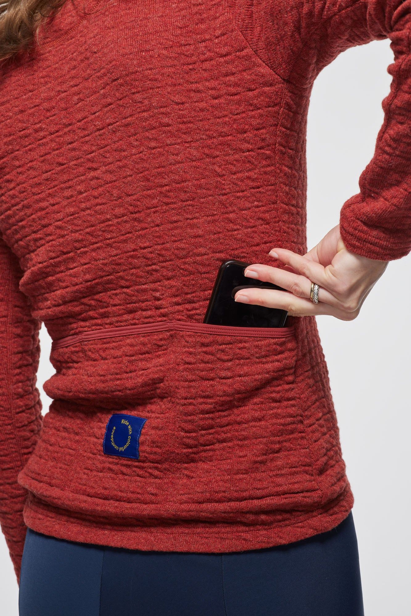 Women's Escape Pullover - Red Earth